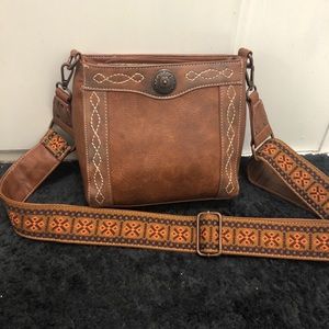 Handgun carry purse